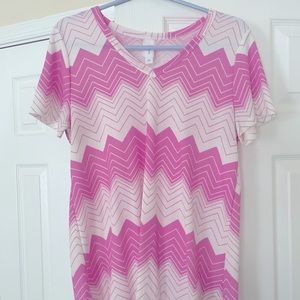 Honeyme, short sleeve V neck, worn once, pink and white